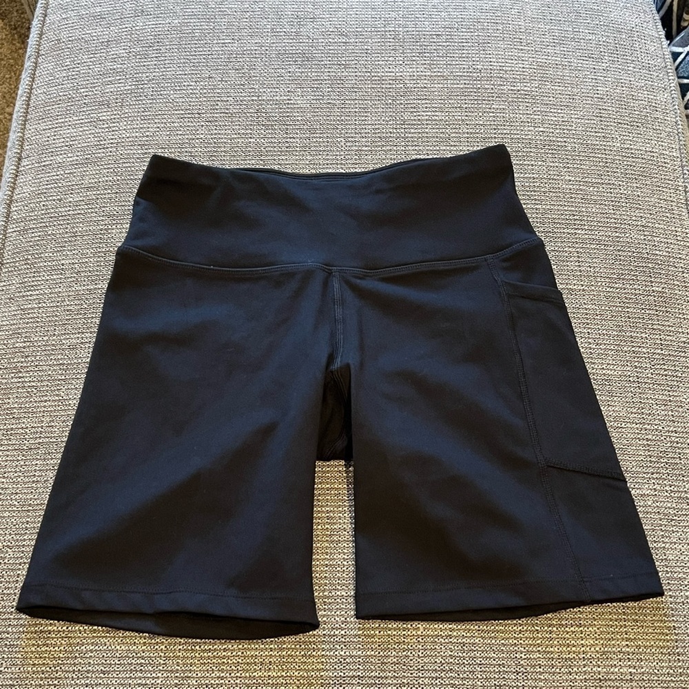 D11.1 DKNY Women's 7" Inseam High Rise Stretch Bike Short